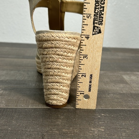 NEW Michael Kors Women's Berkley Gold Wedge Sandals - Picture 13 of 14